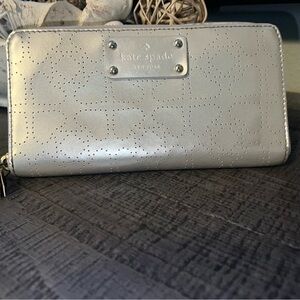Kate Spade NY Silver Leather Multi Compartment Wallet